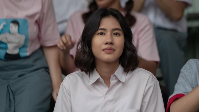 Sinopsis Dear David, Dua Sisi Hidup Siswa Berpretasi Penuh Fantasi Sinopsis Dear David, dua sisi kehidupan siswa berpretasi yang penuh fantasi. Namun, fantasi itu berpotensi mengganggu beasiswanya.