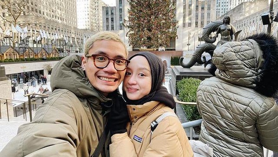 Gita Savitri dan Suami Gita Savitri dan Suami