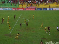 2.427 Penonton Saksikan Kemenangan PSM Atas Barito di Stadion BJ Habibie