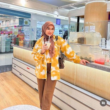 7 Potret Bahagia Septia Yetri Usai Bongkar Perselingkuhan Putra & Eks Karyawan