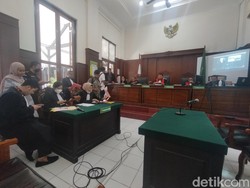 Pensiunan RSJ Menur Surabaya Tipu Rekan Kerja yang Pingin Anaknya Jadi ASN