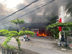 Warga Nusa Ceningan Dibatasi Beli BBM, Stok Terhambat Setelah Kebakaran SPBU