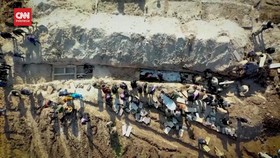 VIDEO: Pemakaman Massal Korban Gempa Suriah
