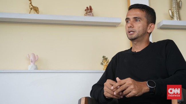 Peningkatan honor wasit Indonesia tak serta merta meningkatkan kualitas mereka sebagai pengadil di sepak bola Tanah Air.
