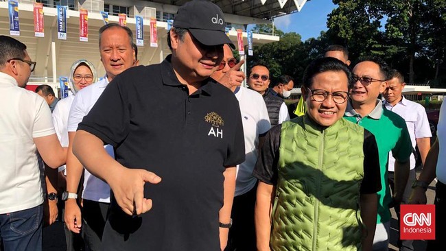 Usai jalan santai mengelilingi area GBK, Cak Imin dan Airlangga menuju ke salah satu restoran di kawasan GBK untuk sarapan.