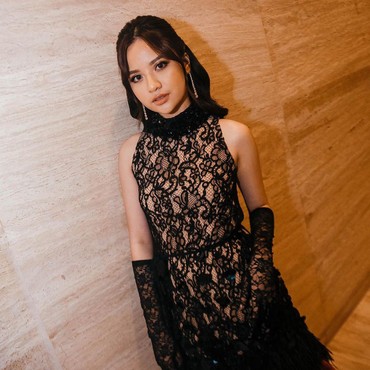 Lirik Lagu Tak Segampang Itu - Anggi Marito