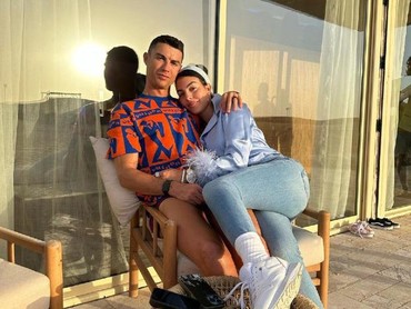 Cristiano Ronaldo dan Georgina Rodriguez Resmi Tunangan