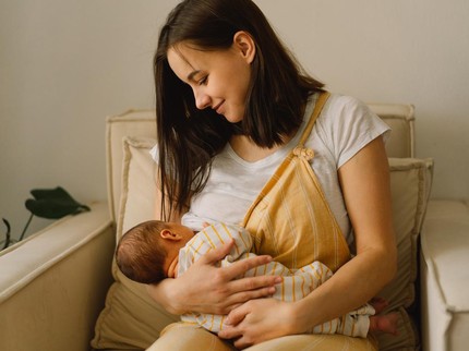 7 Makanan Ibu Menyusui yang Bisa Picu Perut Kembung pada Bayi ASI, Catat Ya Bunda!