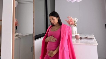 JENNIFER BACHDIM MELAHIRKAN BAYI LAKI-LAKI