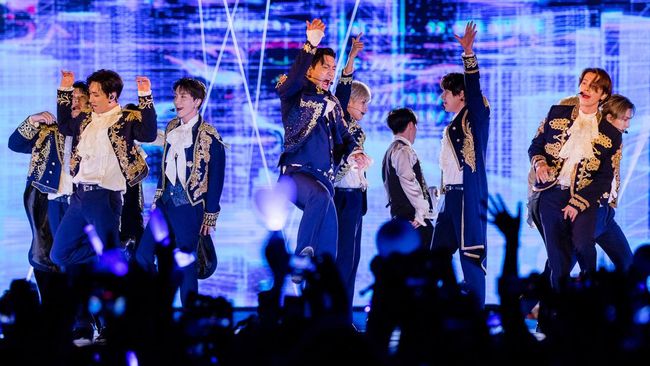 Dalam rangka perayaan 19 tahun debut, Super Junior akan rilis single bertajuk Show Time pada 11 Juni.