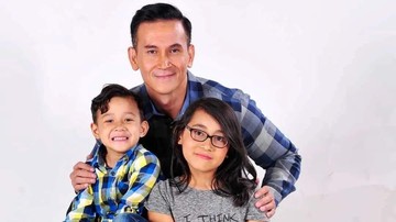 MARCEL RELA BANGUN PAGI UNTUK BUAT SARAPAN ANAK SEKOLAH