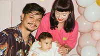 7 Potret Millicent Anak Derby Romero yang Kini Genap Berusia Setahun