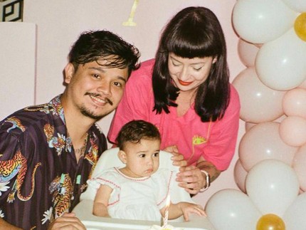 7 Potret Millicent Anak Derby Romero yang Kini Genap Berusia Setahun