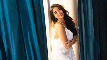 img-title 7 Potret Angel Selebgram Seksi Ngaku Pernah Tidur dengan Artis SC