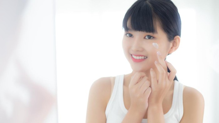 Demi Wajah Cantik Awet Muda, Berikut 8 Krim Malam untuk Efek Anti Aging yang Bisa Kamu Coba!