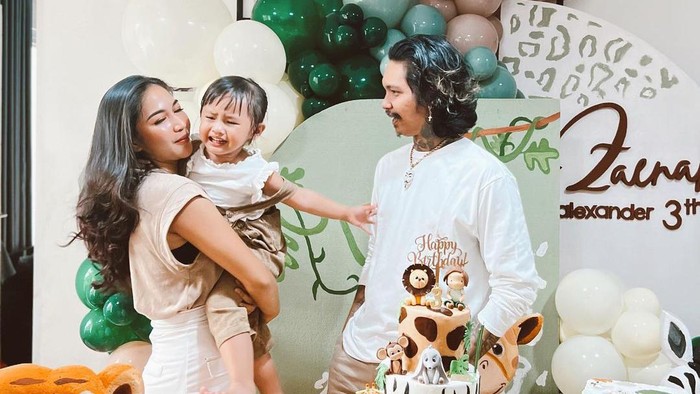 Anak Young Lex dan Eriska Idap Kondisi Autisme