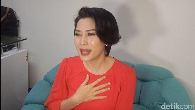 Emosi Soal Indosurya, Anya Dwinov: Berasa Tersambar Geledek!