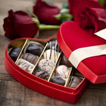 img-title Kamu Sudah Tahu? Ternyata Ini Alasan Mengapa Cokelat Menjadi Hadiah Ikonis Saat Hari Valentine