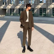 6 Ide Outfit Valentine untuk Pria yang Mudah Ditiru, Romantic dan Berkelas