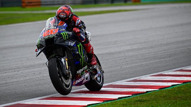 MotoGP Portugal: Motor Mogok Saat Pemanasan, Quartararo Panjat Pagar - CNN Indonesia