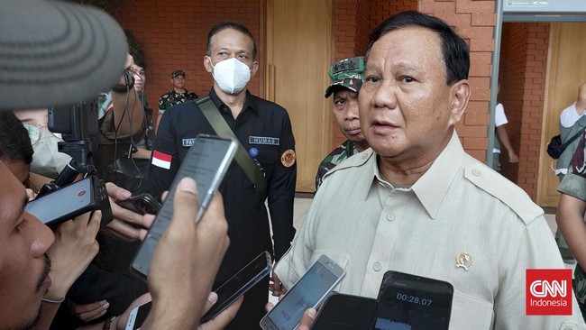 Menhan Prabowo Subianto menilai maksud Bobby baik demi melindungi warga yang jadi korban begal. Namun, hal itu juga bermasalah.