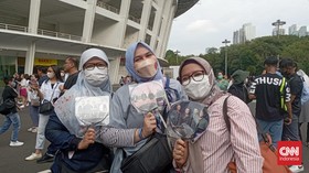 img-title Banjir Nostalgia di Stadion Madya, Memburu Westlife Hingga Ibu Kota