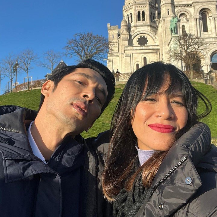 <p>Aktor ternama Abimana Aryasatya menikah dengan Inong Ayu pada tahun 2001, Bunda. Kini, usia pernikahan mereka sudah memasuki 22 tahun, lho. (Foto: Instagram: @inong_ayu)</p>