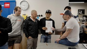 VIDEO: Momen Jeka Saragih Tanda Tangan Kontrak dengan UFC