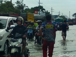 Jalur Pantura Rejoso Pasuruan Banjir, Arus Lalin Probolinggo-Surabaya Macet