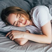 Tubuh Fit di Pagi Hari, Sebaiknya Konsumsi 6 Makanan Ini Sebelum Tidur Supaya Istirahatmu Jadi Lebih Nyenyak!