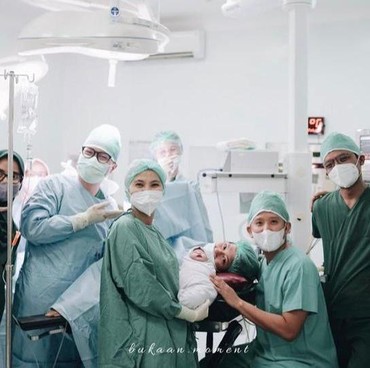 6 Momen Perjuangan Dita Fakhrana Lahirkan Anak Pertama Didampingi Suami