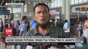VIDEO: Hadiri Sidang Putusan, Orang Tua Yosua Tiba di Jakarta