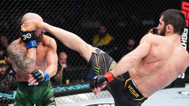 Pelatih Islam Makhachev, Javier Mendez menyebut ramalan Khabib Nurmagomedov soal duel lawan Alexander Volkanovski di UFC 284 terbukti tepat.