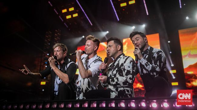 Tiket konser 25 tahun Westlife di GBK pada Januari 2027 sold out setelah 11 jam penjualan. (CNN Indonesia/ Adi Ibrahim)