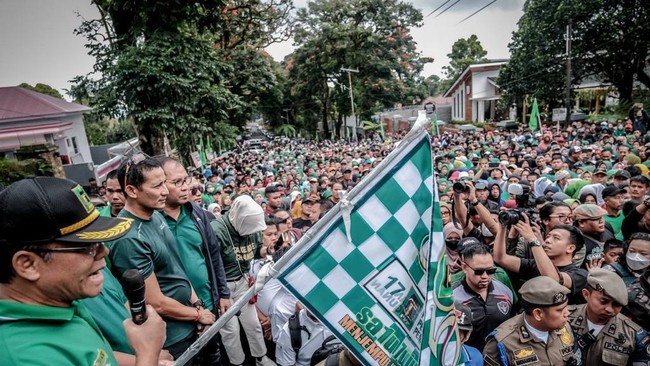 PPP mendapat tawaran dari PDIP untuk membentuk koalisi jelang Pilpres 2024 di saat Koalisi Indonesia Bersatu dalam kebuntuan tanpa kemajuan berarti.