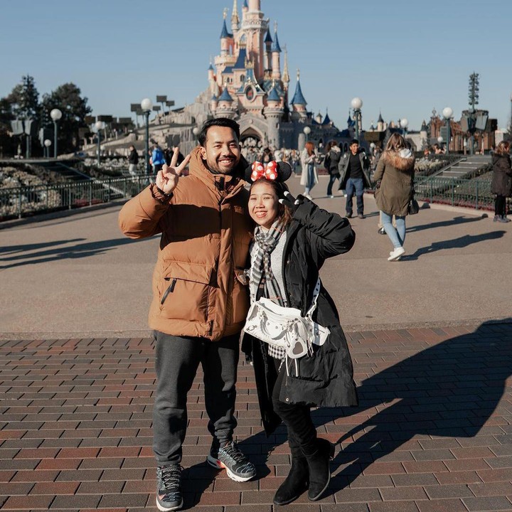 <p>Dalam salah satu unggahan foto, ada <em>caption</em> yang menarik perhatian. Kiky Saputri menyebut kisah hidupnya seperti Cinderella setelah menikah dengan Khairi. "Kukira kisah Cinderella itu tidak nyata, ternyata sekarang aku yang jadi Cinderella," tulis Kiky sebagai keterangan foto di laman <em>Instagram@kikysaputrii.</em> (Foto: Instagram@kikysaputrii)</p>