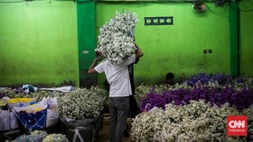 FOTO: Aroma Bunga di Pasar Rawa Belong Jelang Valentine