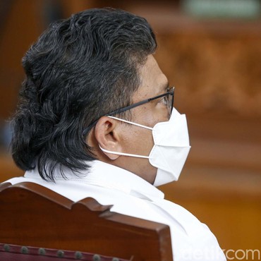 Rambut Mullet Ferdy Sambo Saat Sidang Vonis Disorot