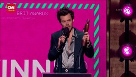 VIDEO: Harry Styles Borong Piala BRIT, Salut ke Anggota One Direction