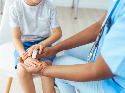 7 Ciri Luka Sunat Anak Sudah Mau Sembuh, Bunda Perlu Tahu Nih