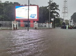 Hujan Deras, Hampir Seluruh Kota Makassar Terendam Banjir