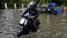 Banjir Makassar Surut, 2.293 Warga Masih Bertahan di Pengungsian