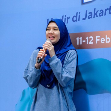 Perempuan Berlari, Dhini Aminarti-Zee Zee Shahab Tularkan Energi Positif