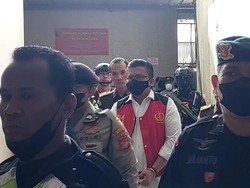Video Penampakan Ferdy Sambo Bersikap Dingin Jelang Sidang Vonis