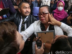 Pekik dan Air Mata Ibu Yosua Saat Ferdy Sambo Divonis Mati
