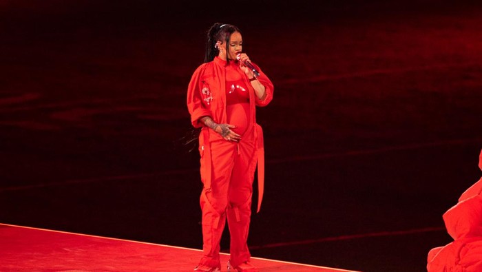Rihanna performs at the Apple Super Bowl LVII Halftime Show held at State Farm Stadium on February 12, 2023 in Glendale, Arizona. (Photo by Christopher Polk/Variety via Getty Images)