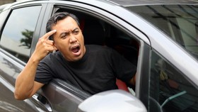 Isi Garasi Petinggi DPRD Sulsel yang Anaknya Ugal-ugalan Pakai Pajero