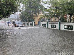 Banjir Makassar Setinggi Leher Orang Dewasa Diprediksi Terjadi hingga Sore