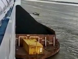 2 Kapal Tabrakan di Kalsel, Batu Bara yang Diangkut Tongkang Hanyut ke Laut