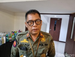 Satpol PP Surabaya akan Razia Penjual Bunga Valentine yang Diselipi Kondom